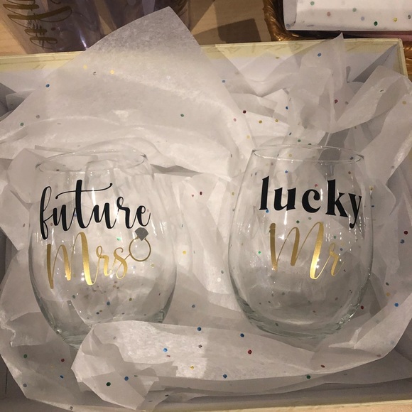 Two personalized wine glasses - Picture 1 of 1